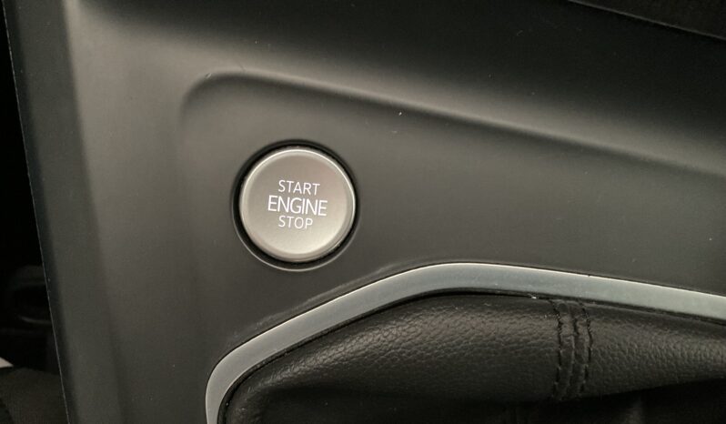 VOLKSWAGEN GOLF 1.0 TSI 110 CV LIFE completo