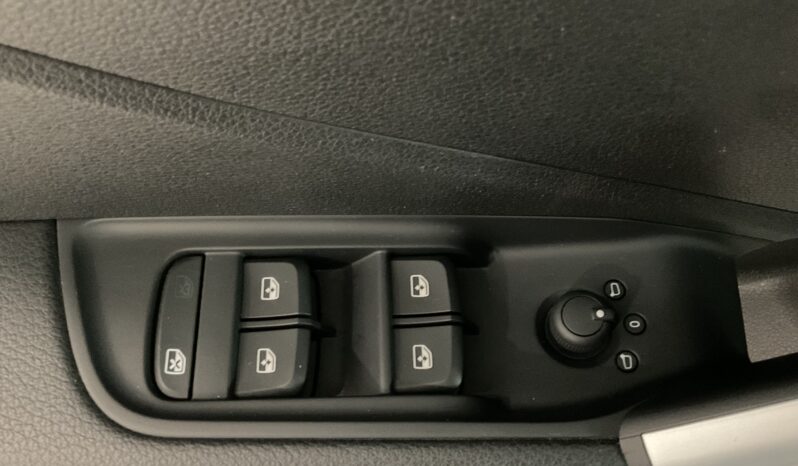 AUDI Q2 1.0 TFSI 115 CV DESING completo