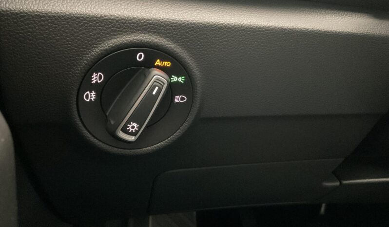 VOLKSWAGEN T- ROC 1.0 TSI 110 CV R. LINE completo