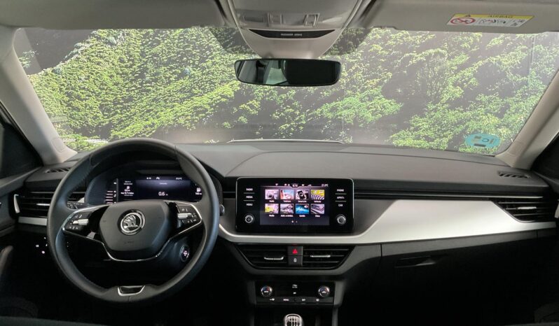 SKODA KAMIQ 1.0 TSI 110 CV AMBITION completo