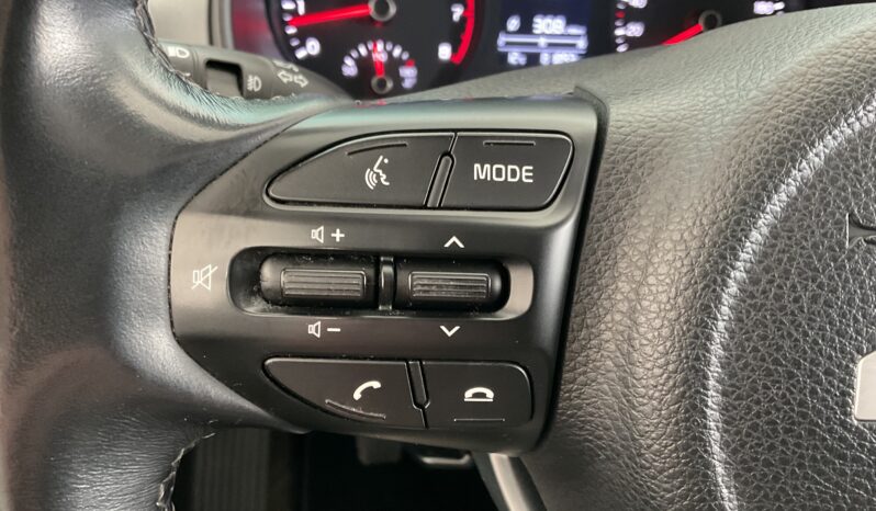 KIA STONIC 1.2 DPI 84 CV CONCEPT completo