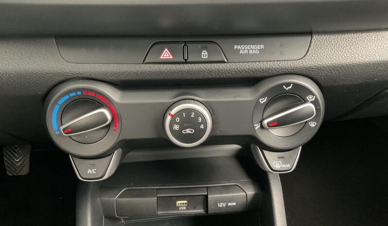 KIA STONIC 1.2 DPI 84 CV CONCEPT completo
