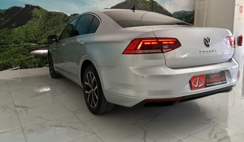 VOLKWAGEN PASSAT 2.0 TDI 150 CV EXECUTIVE completo